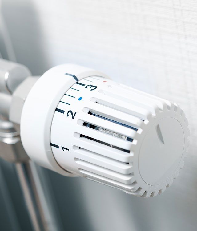 Heizregler an einer Wandheizung